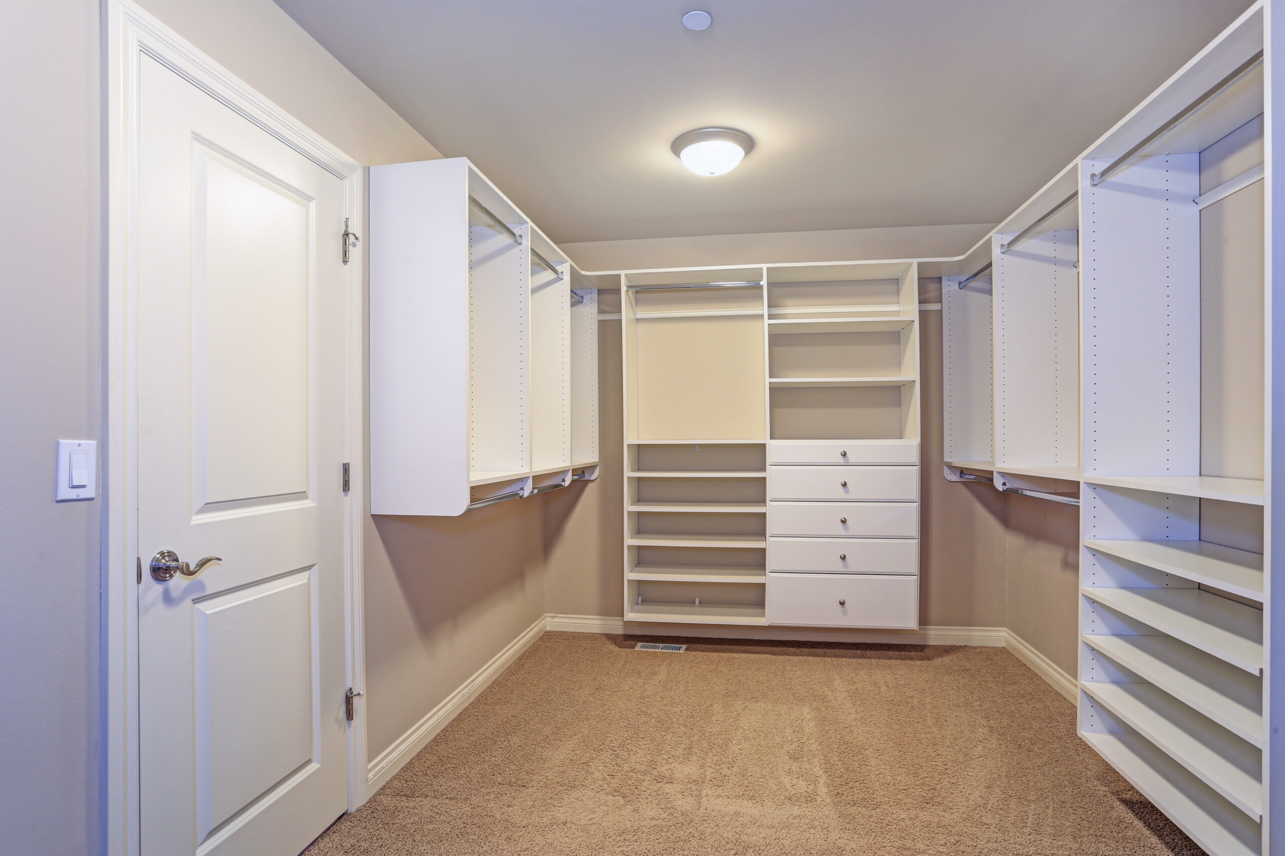walk-in closet cabinets